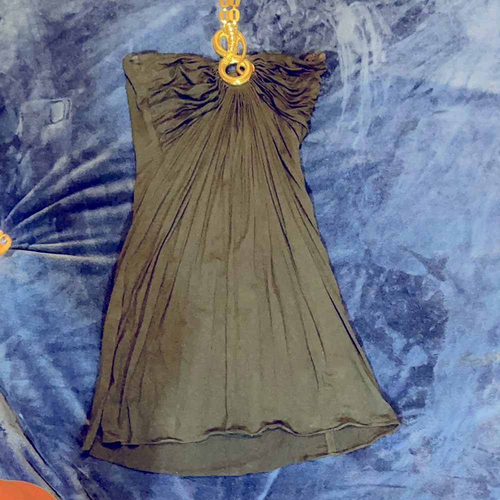 Flattering Black sky dress w/ gold embellishments